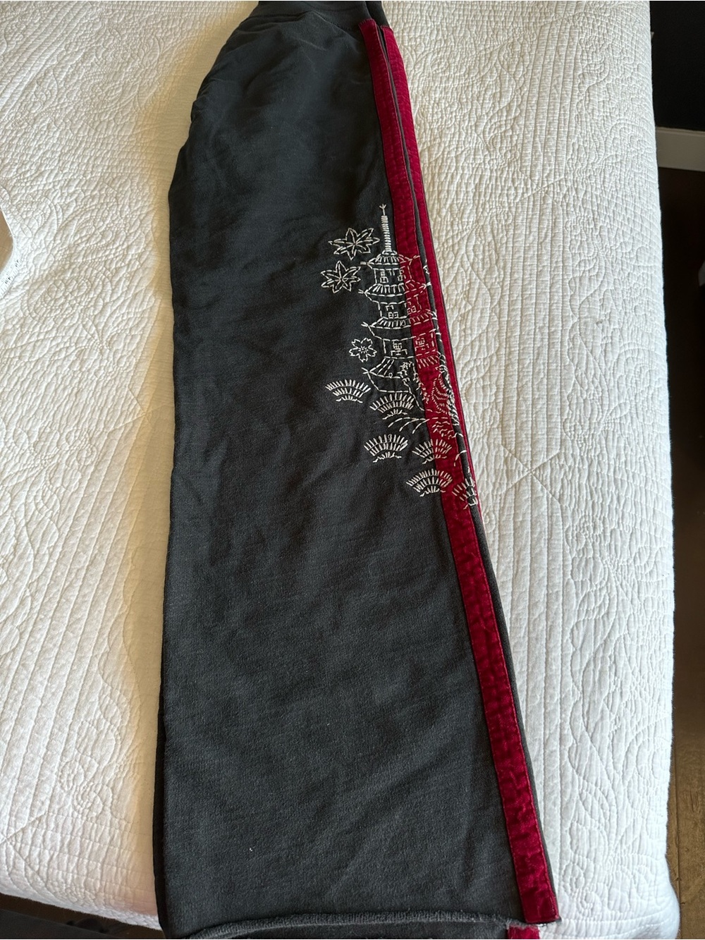 Vintage Lucky Brand Nagoya Tiger Y2K Sweatpants | Embroidered | 34” Inseam | L - Picture 4 of 10